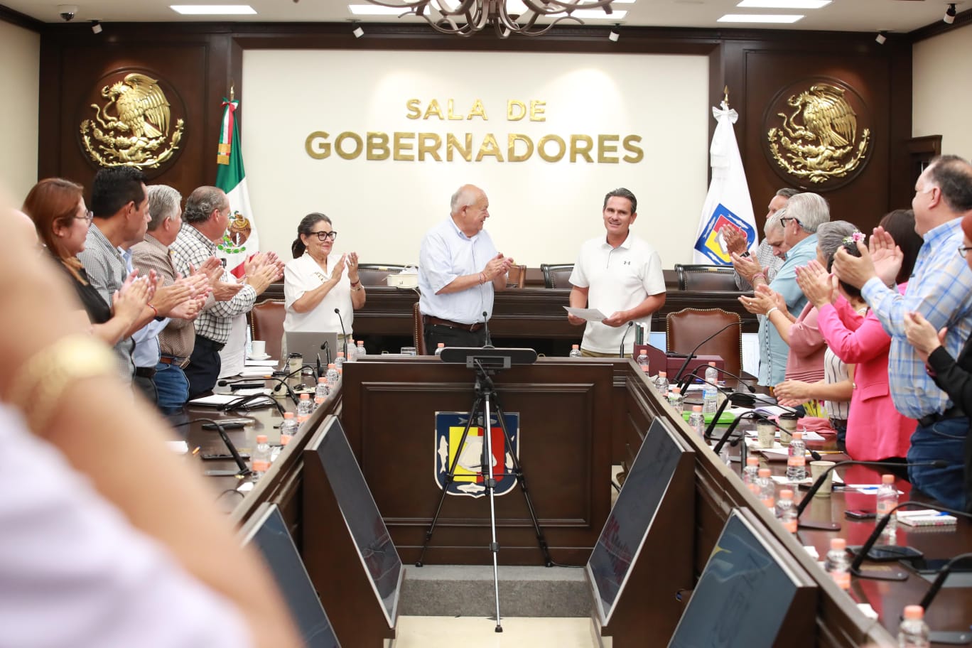 Entrega Gobernador VCC nombramiento a Noé Fiol como titular del INSUDE ...