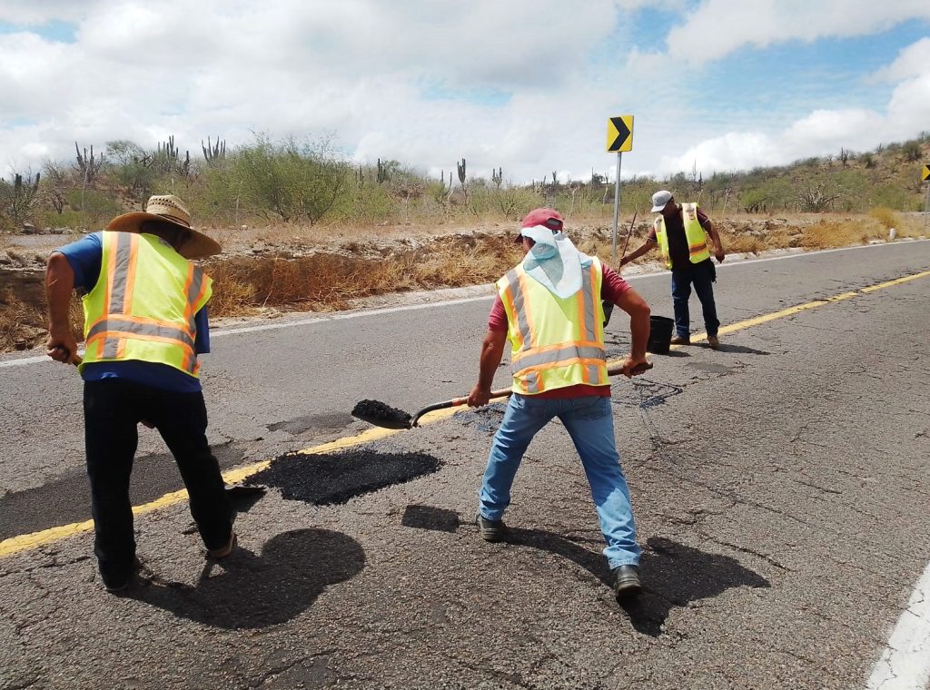 INICIA GOBIERNO DE BCS BACHEO SOBRE LA CARRETERA TRANSPENINSULAR ...